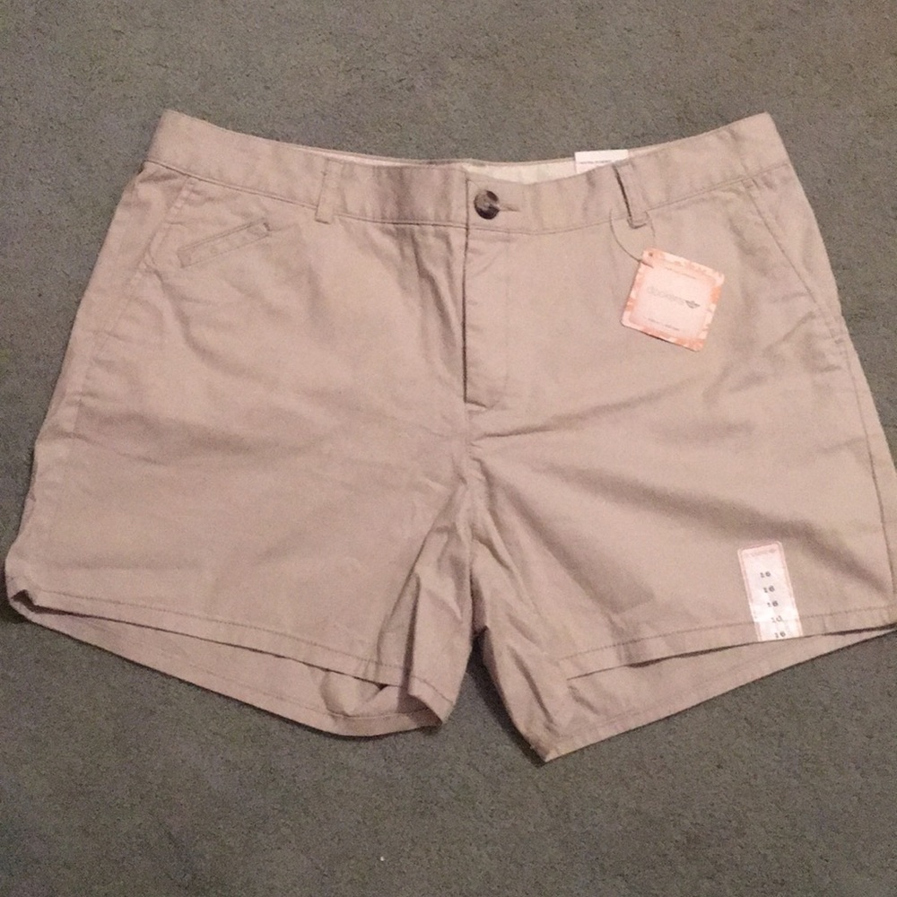 NWT Dockers khaki shorts size 16